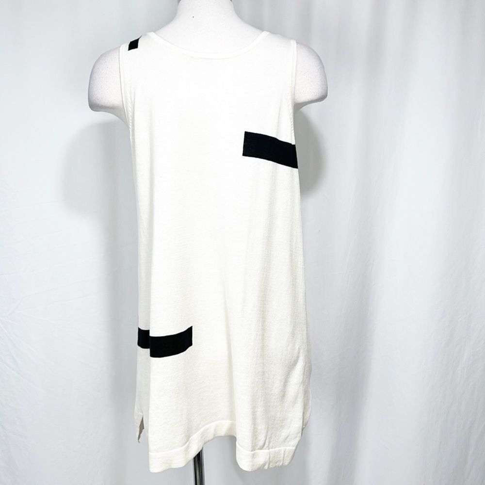 Lisa Todd Cream and Black Color Blocked Sleeveless Sweater Medium - Picture 4 of 9